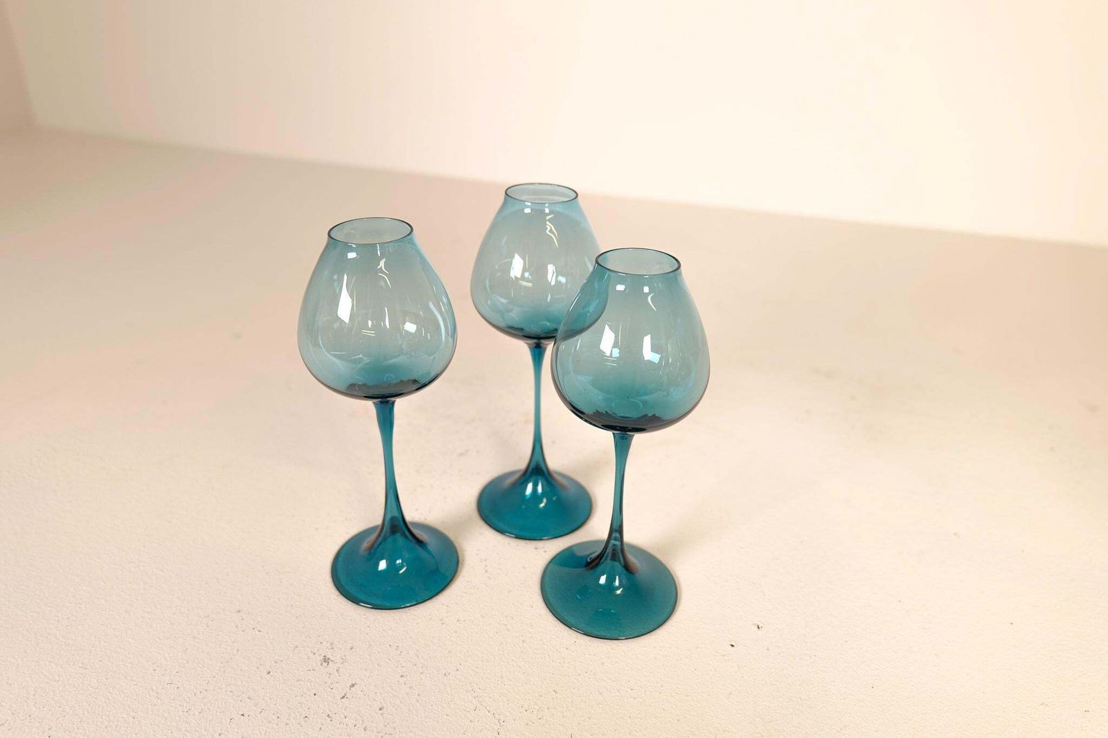 photo vintage Large Collection Midcentury Orrefors Tulip Glasses Nils Landberg Sweden 1950s