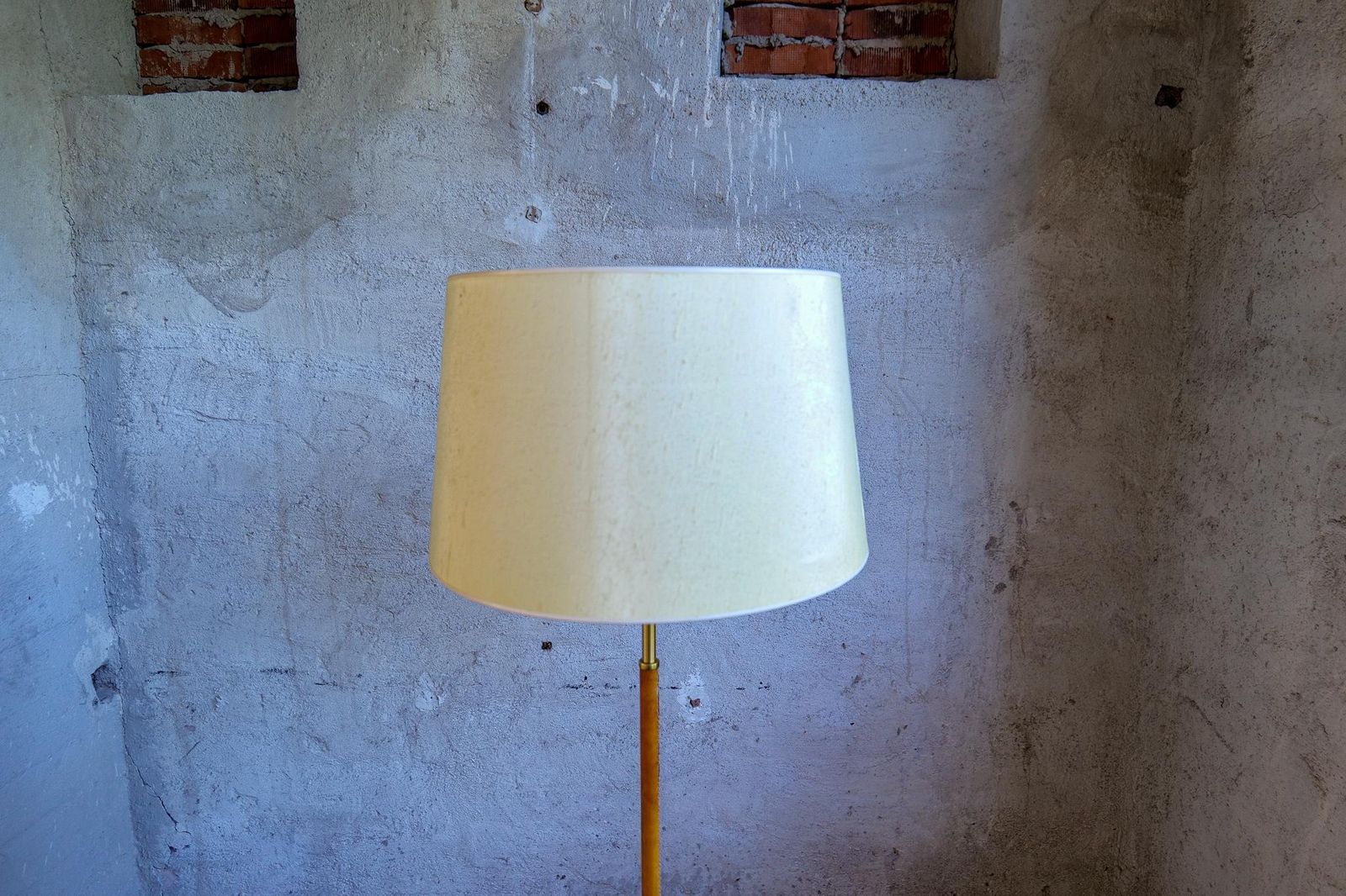 Midcentury Modern Leather Brass Floor Lamp Atelje Lyktan, Sweden photo vinterior