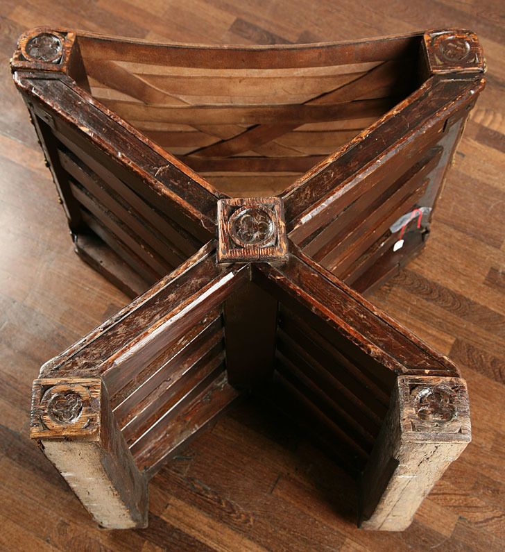 Tabouret de style Renaissance photo for sale