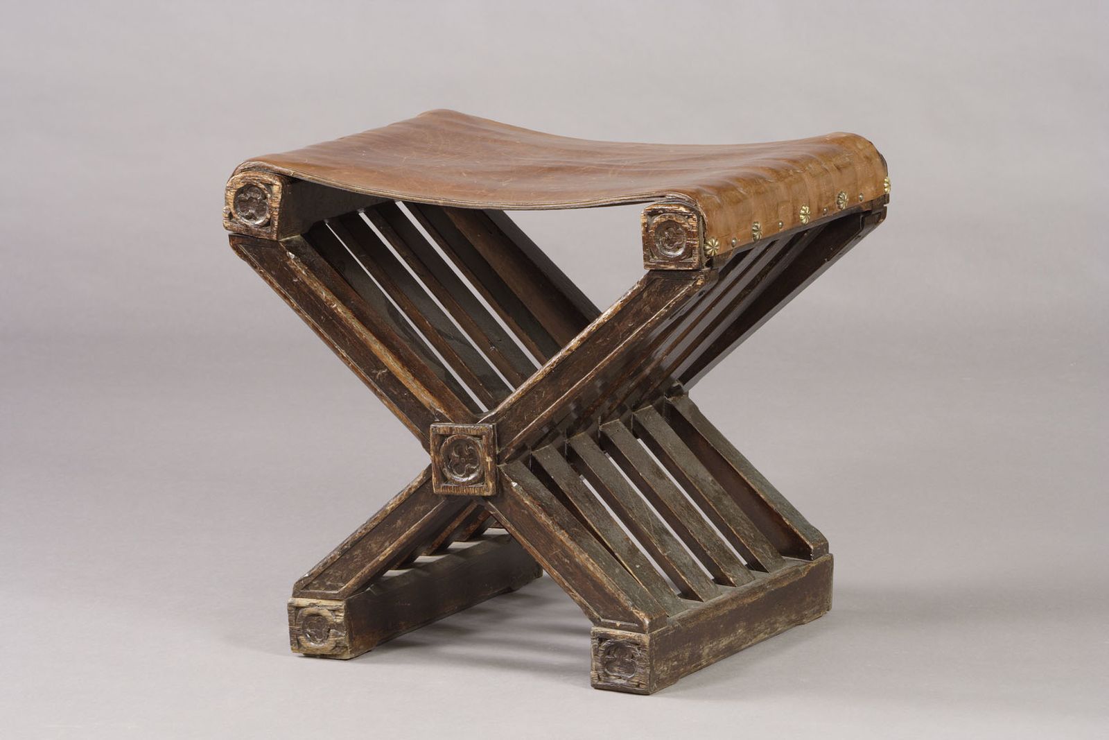 Tabouret de style Renaissance photo Mobilier