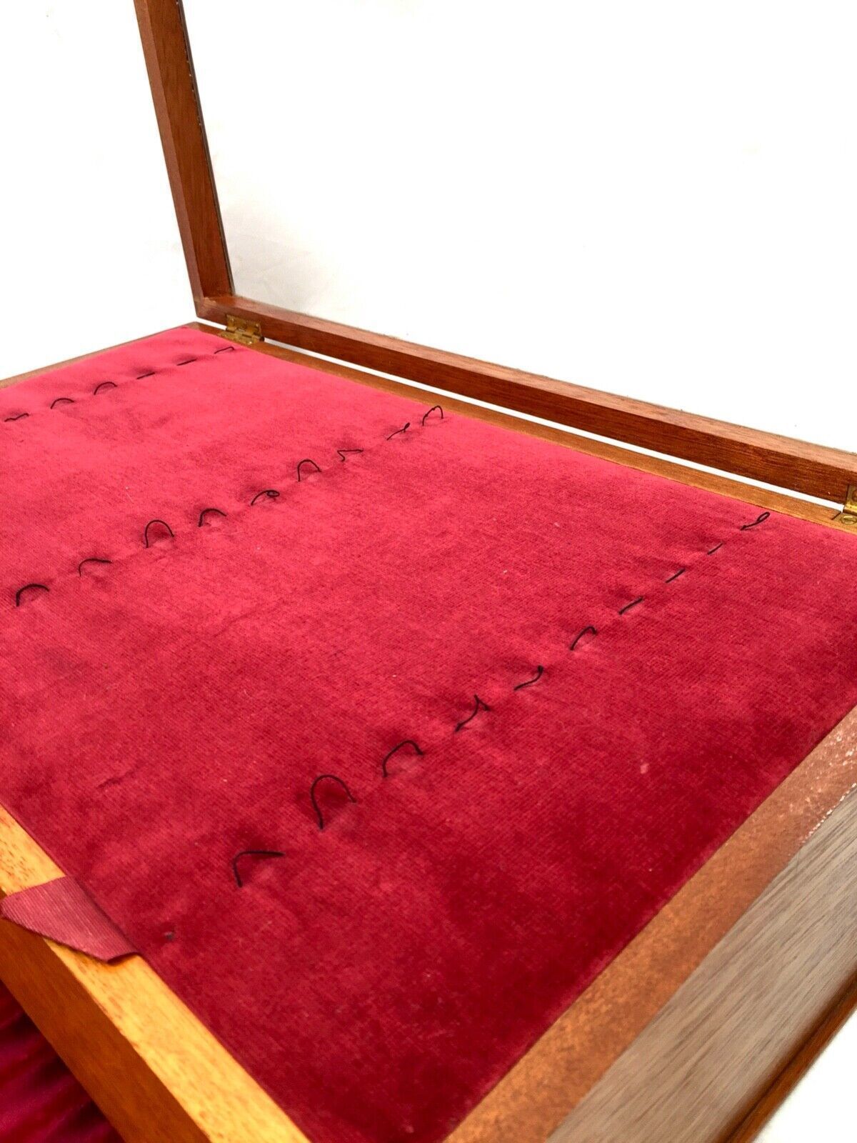 photo vinterior Antique Wooden Tabletop Pen Collectors Cabinet / Display Presentation Box C.1950