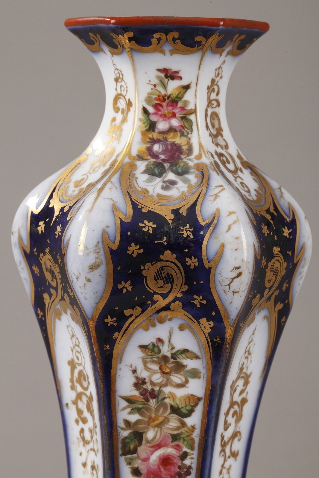 Paire de vases en porcelaine Napoléon III photo vinterior