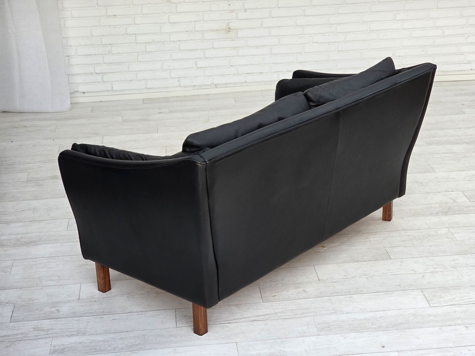 1970s, Danish 2 Seater Sofa, Original Black Furniture Leather, Teak Wood Legs. photo vinterior