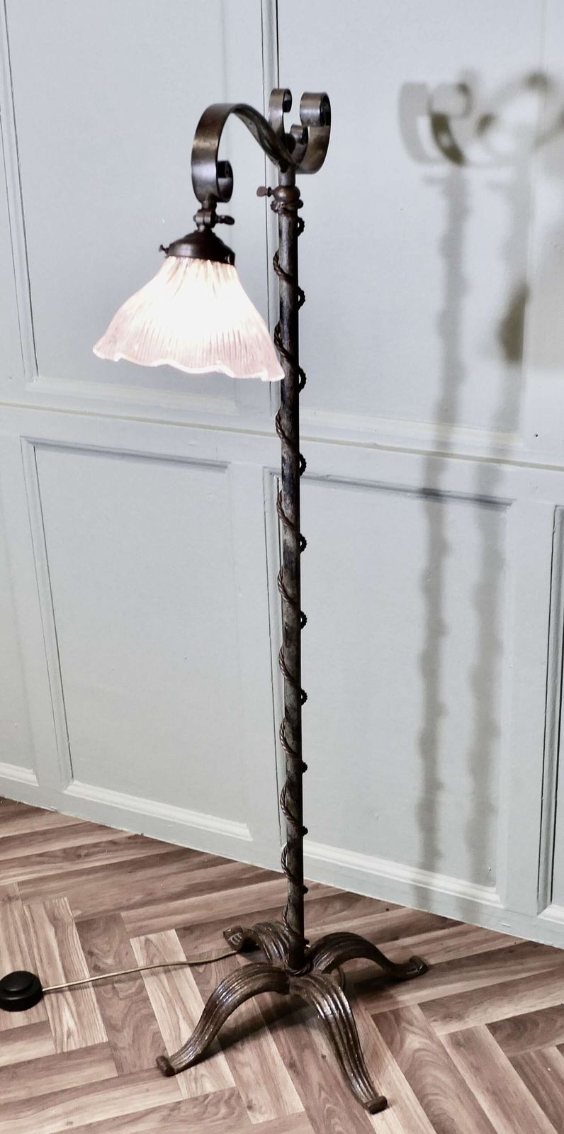 photo furniture Very Unusual Arts And Crafts Telescopic Floor Lamp