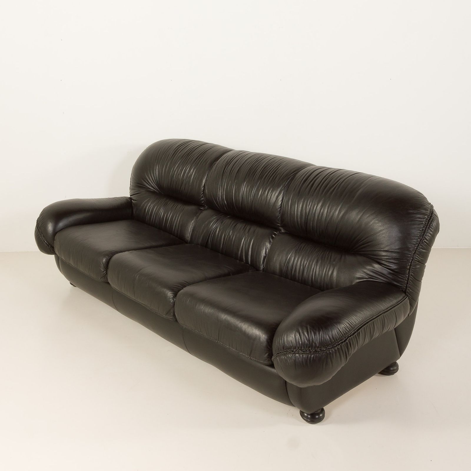 Italian Mid Century Sofa By Linea Valentini, 1980s photo buy