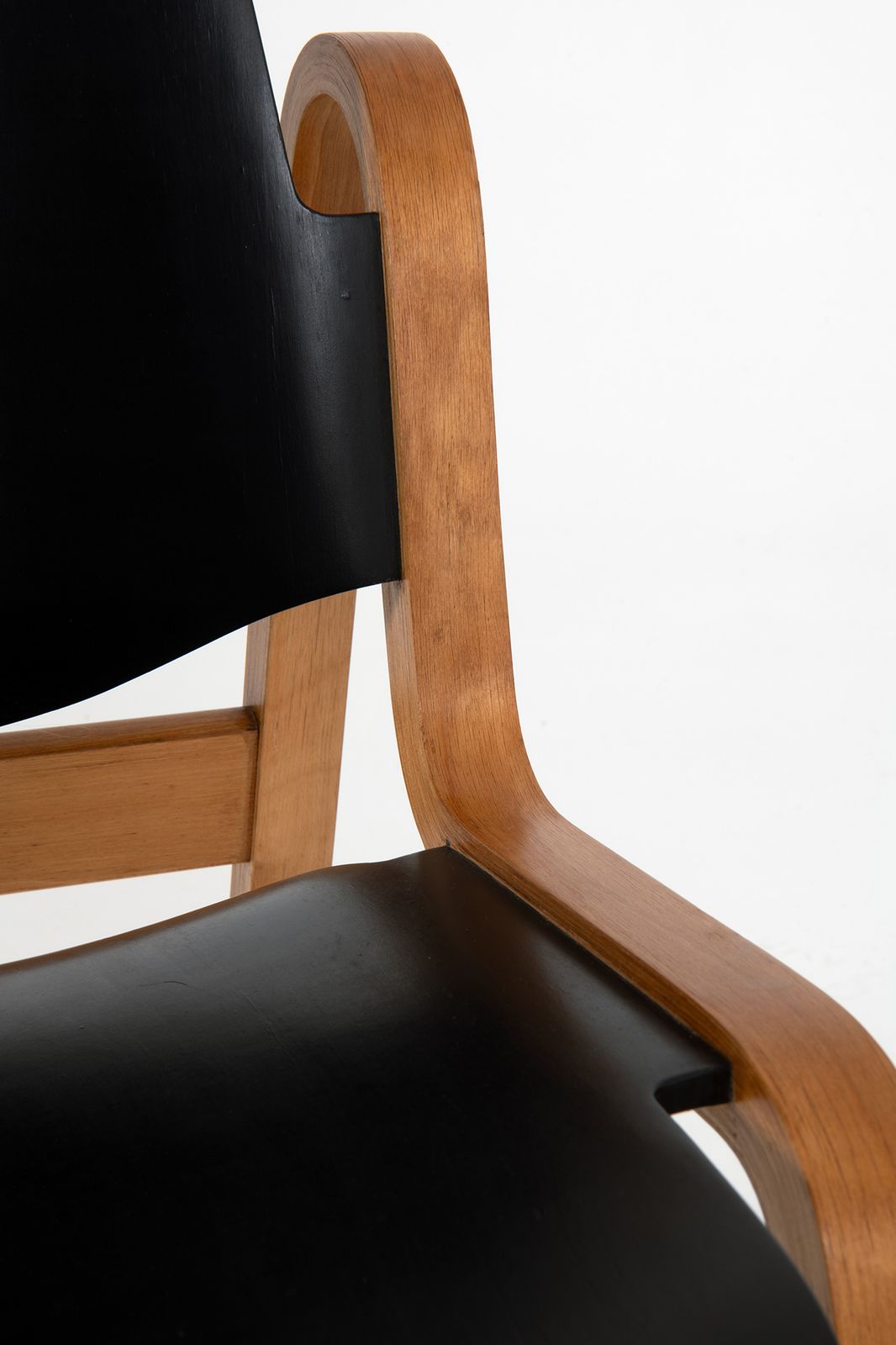 A Pair Of "Wilhelmina" Chairs   Ilmari Tapiovaara photo furniture