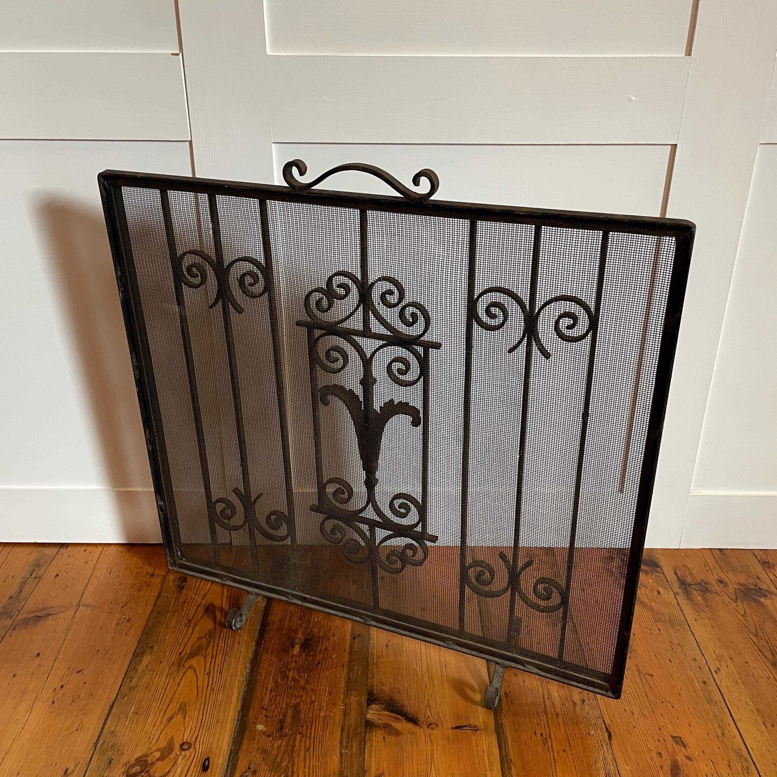 photo furniture Antique Fireguard Fireplace Screen Metal Cast Iron Black Vintage Fire Guard Victorian Ornate Freestanding Patterned Rectangle Rustic Mesh