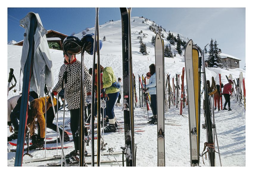 Slim Aarons ' Skiers At Gstaad' Framed White