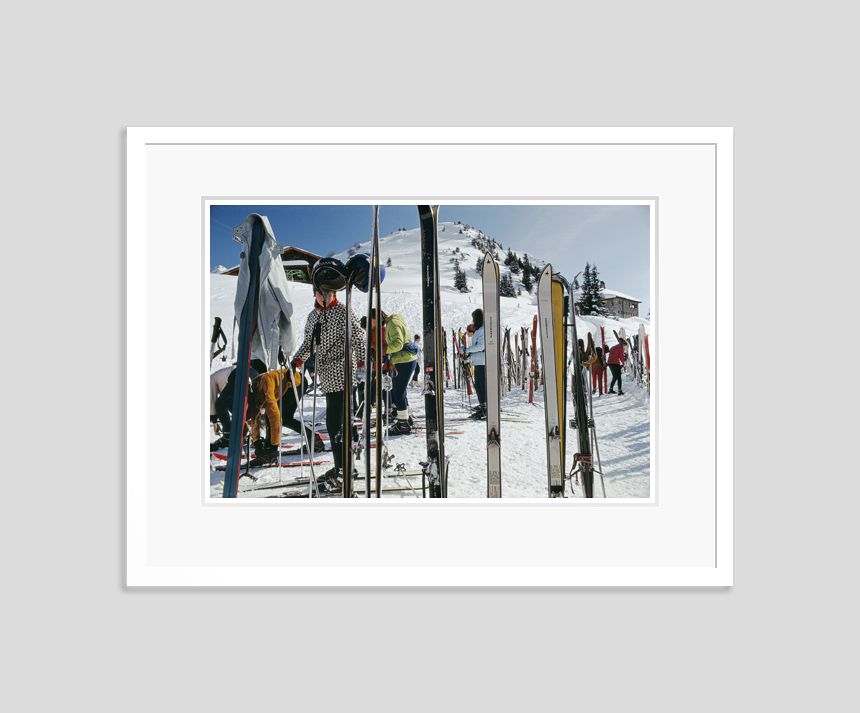 Slim Aarons ' Skiers At Gstaad' Framed White photo furniture