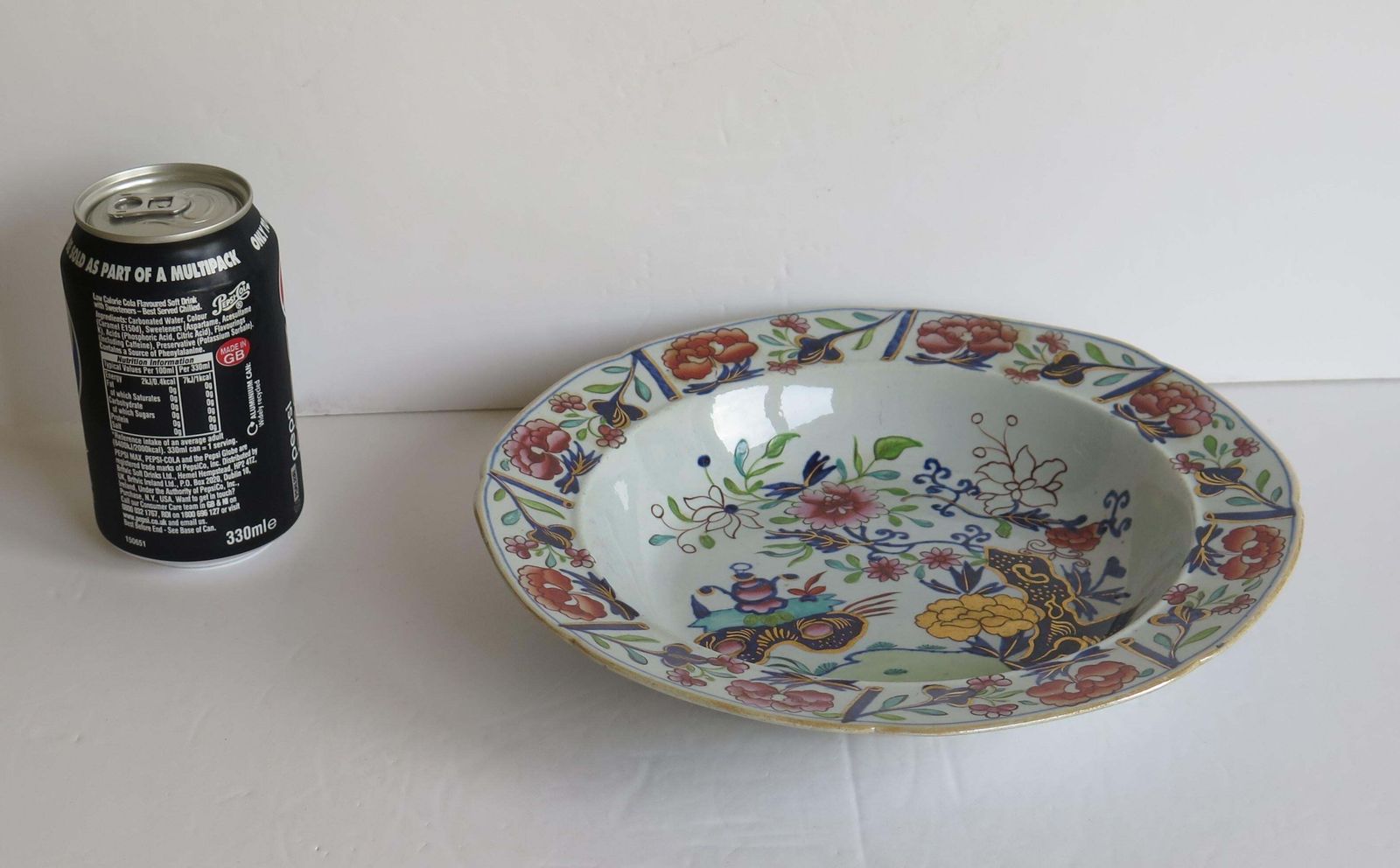 photo vintage Georgian Mason's Soup Bowl Or Plate In Small Vase Flowers And Rock Ptn, Ca 1818