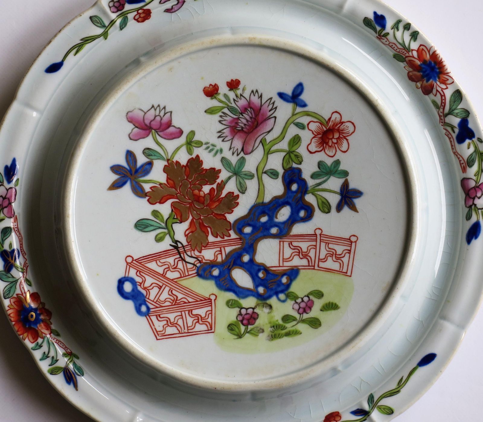 photo furniture Early Mason's Ironstone Teapot Stand In Fence, Rock And Gold Flower Ptn