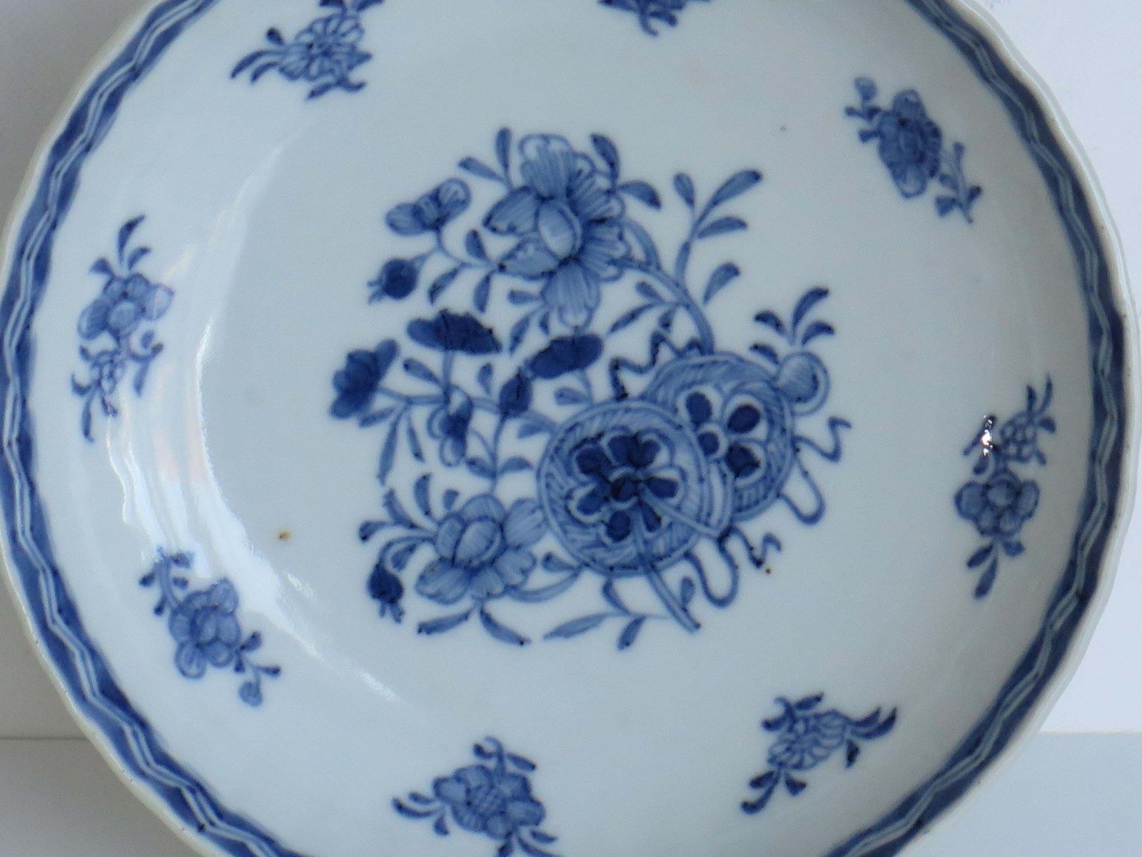 18th Century Chinese Porcelain Dish Blue And White Hand Painted, Qing Qianlong photo for sale