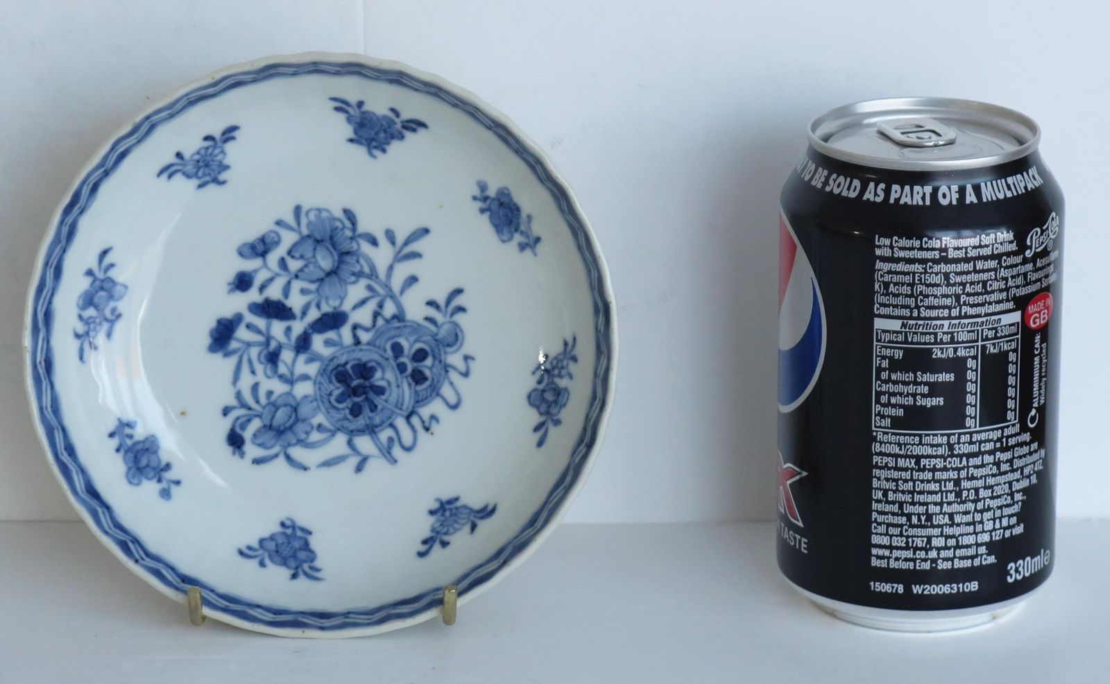 Home Decor 18th Century Chinese Porcelain Dish Blue And White Hand Painted, Qing Qianlong photo