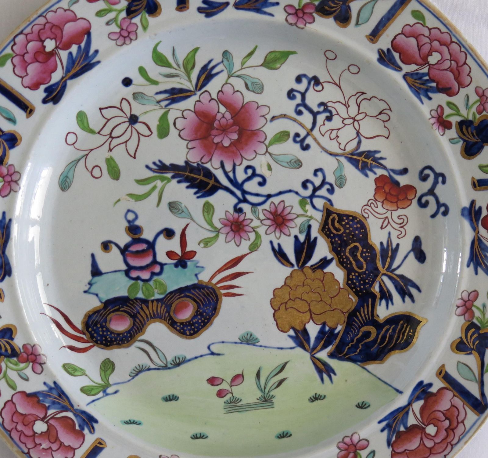 Set Of Six Masons Dinner Plates In Small Vase Flowers And Rocks Ptn, Ca 1818 photo vintage
