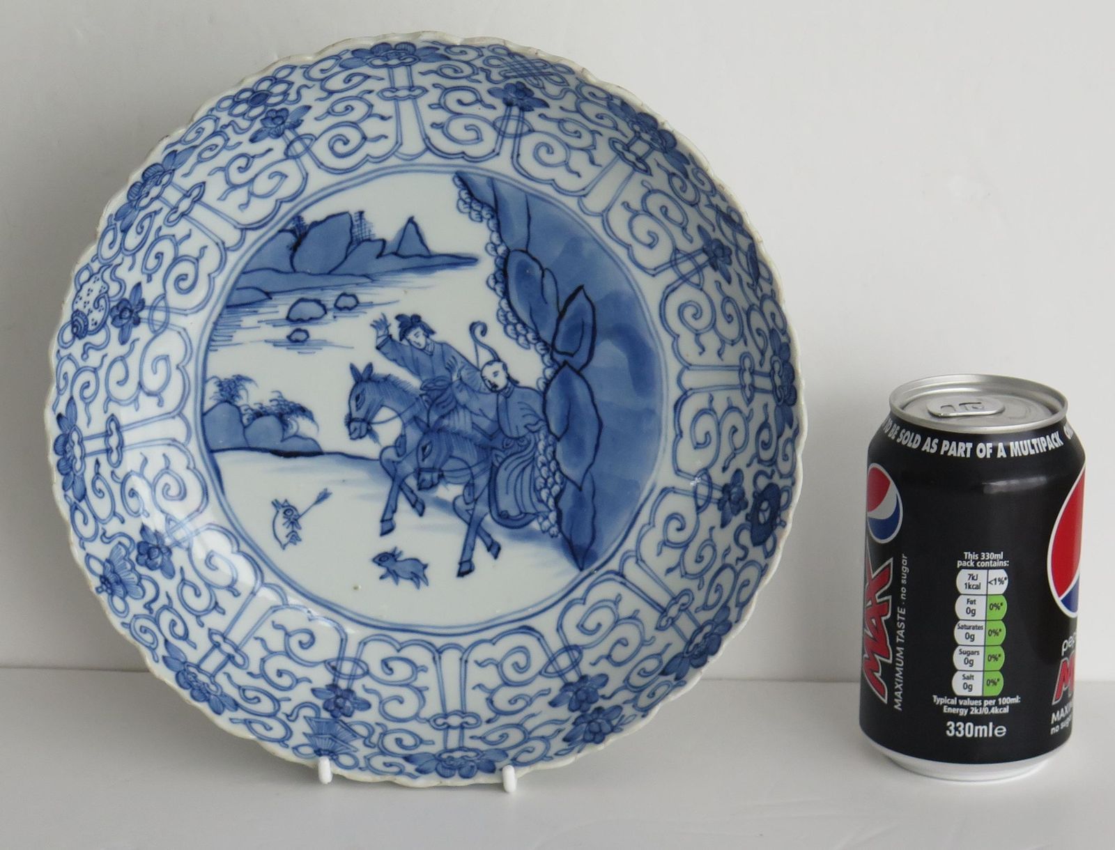 photo vintage Kangxi Period Chinese Plate Porcelain Blue & White Chenghua Mark, Circa 1680