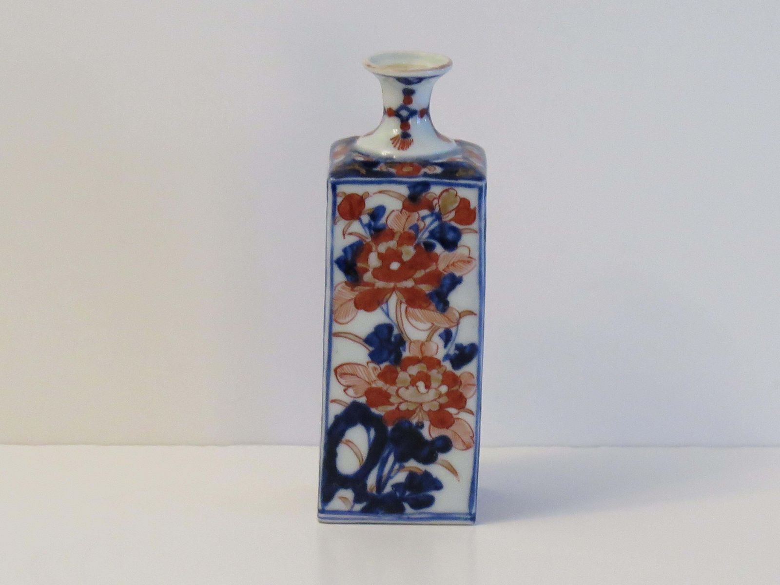 18thc. Chinese Export Porcelain Bottle Vase Hand Painted Imari, Qing Ca 1740 photo vinterior