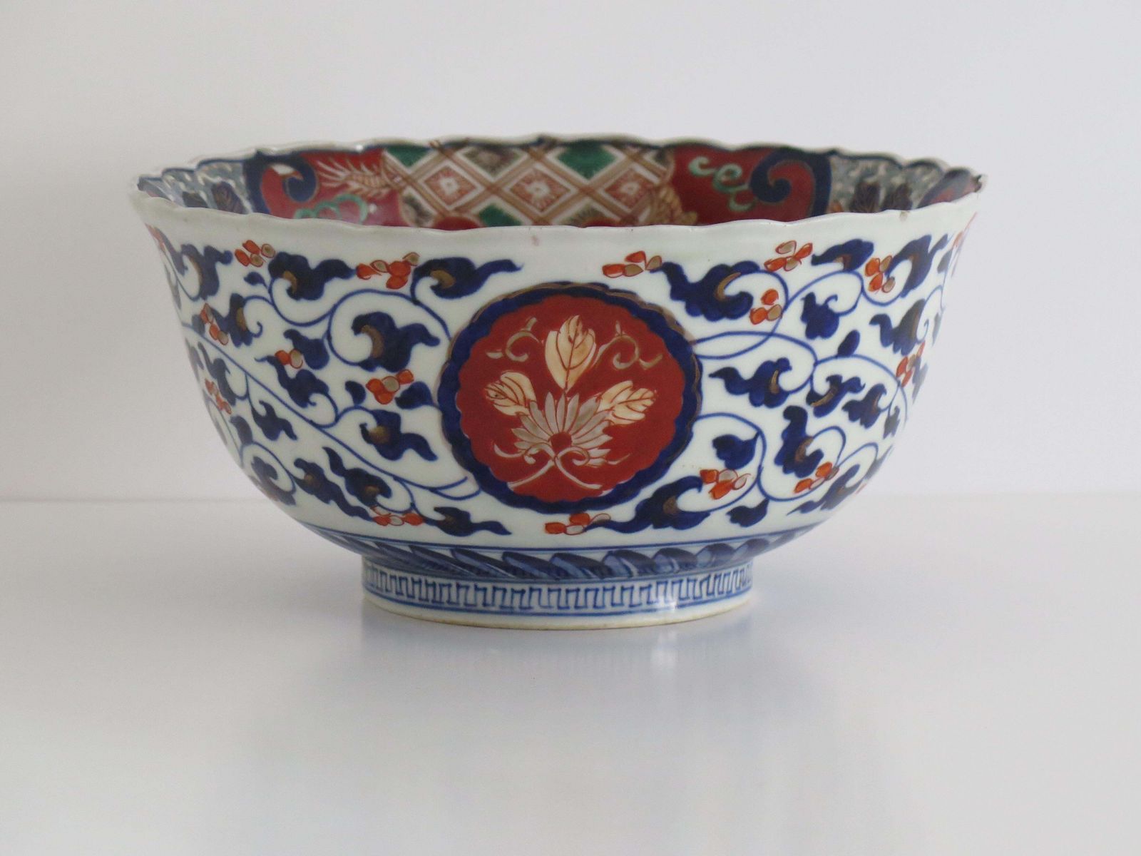 Japanese Porcelain Bowl Hand Painted Vines, Flowers & Dragons, Meiji Ca 1860 photo vinterior