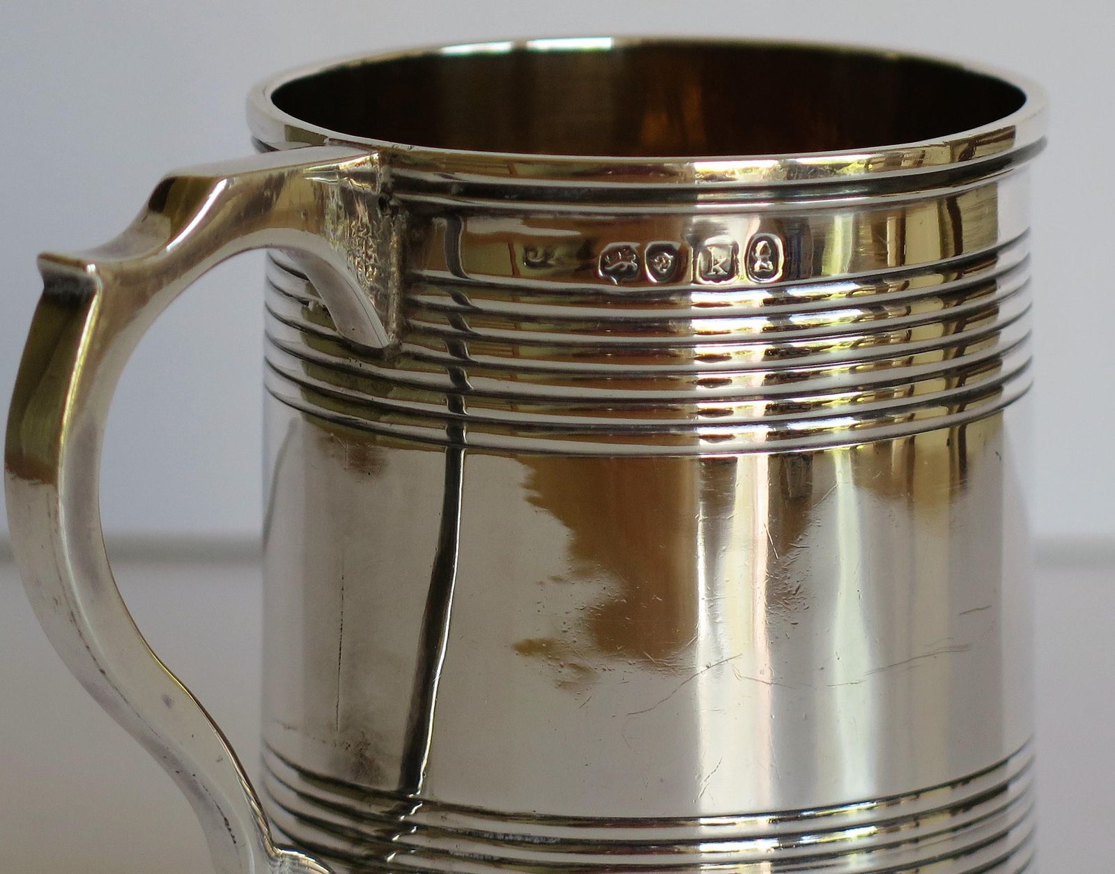 photo vinterior Georgian Sterling Silver Christening Mug By Joseph Angell, London 1825