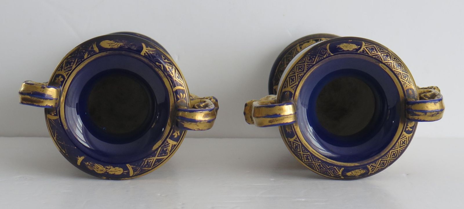 Georgian Pair Of Mason's Ironstone Vases With Hand Gilded Pattern, Circa 1818 photo vinterior