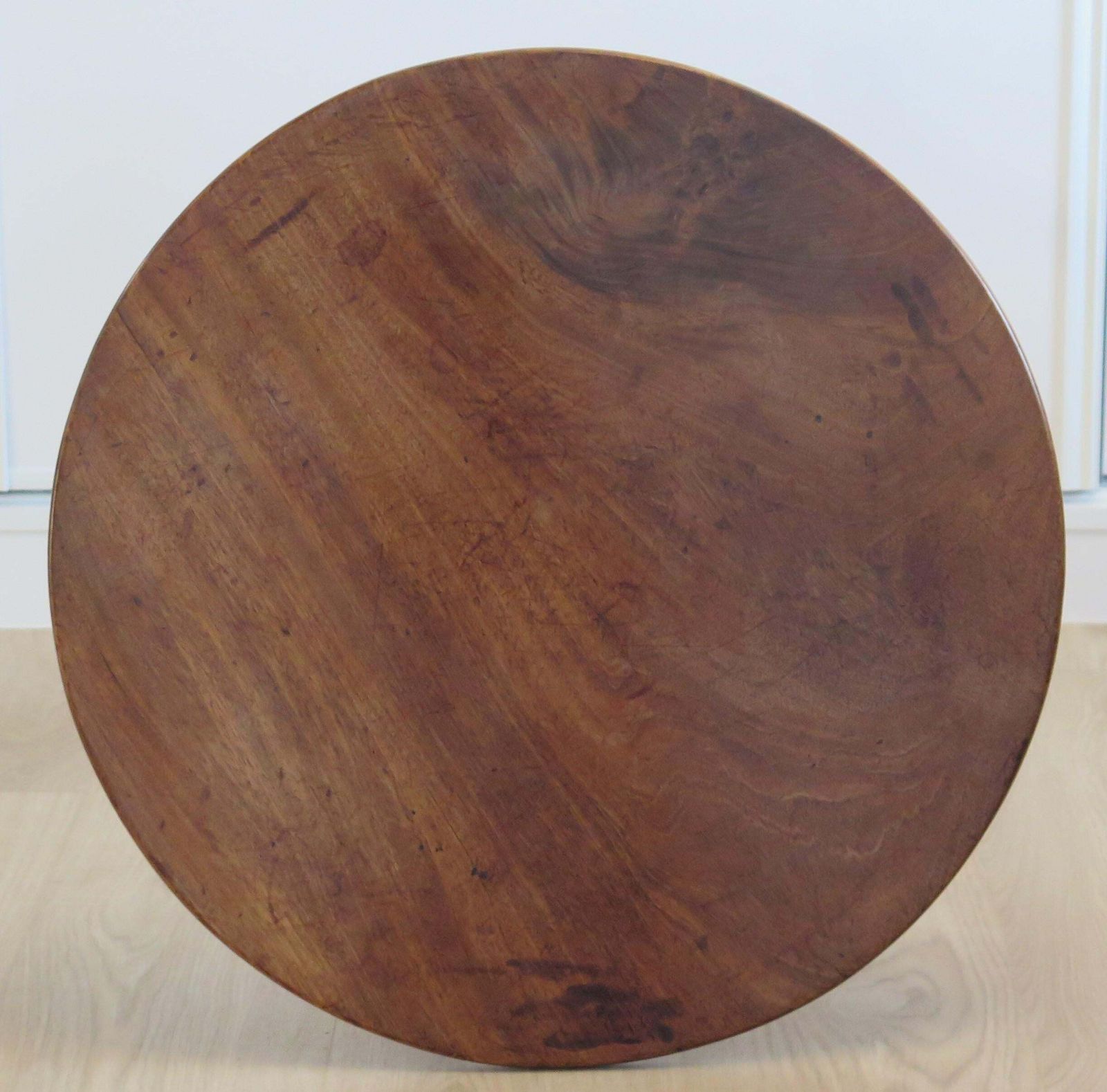 photo furniture Georgian Tripod Or Wine Table Tilt Top Vase Stem Solid Hardwood, Circa 1760