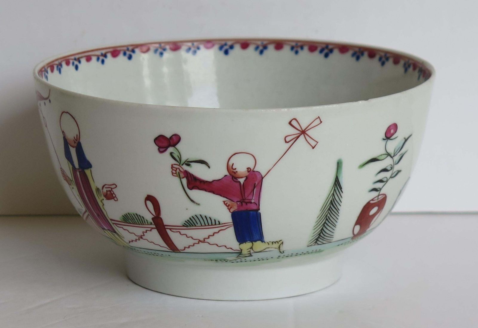 290.0 Georgian New Hall Porcelain Bowl Lady With Parasol Pattern No. 20, Circa 1790 photo