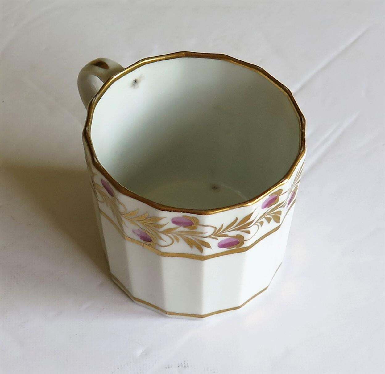 photo vintage Georgian Coalport Porcelain Trio Hand Painted And Gilded, Circa 1790 1800