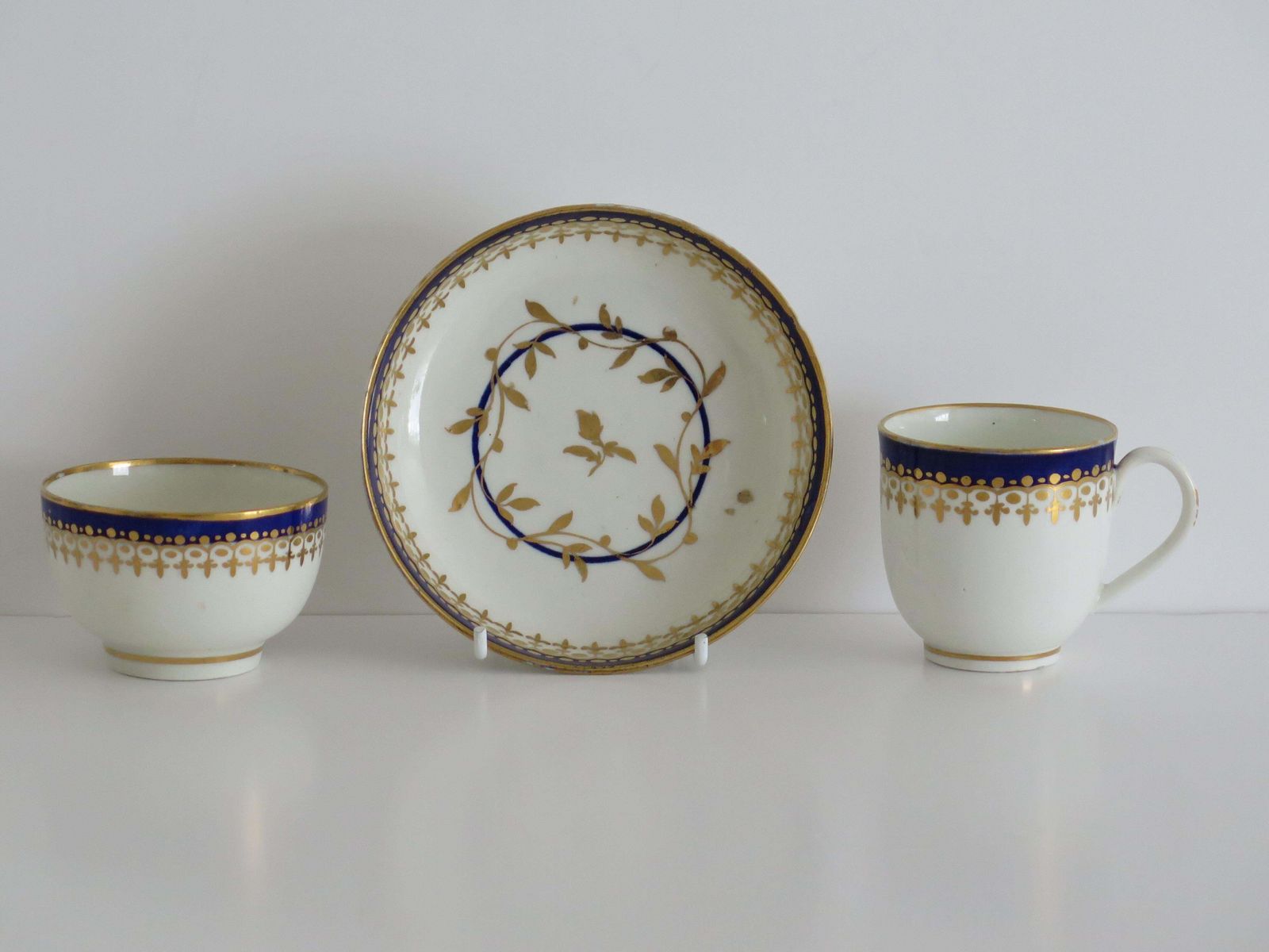 18th C Worcester Porcelain Trio Of Coffee Cup Tea Bowl And Saucer, Circa 1780 photo 418.0