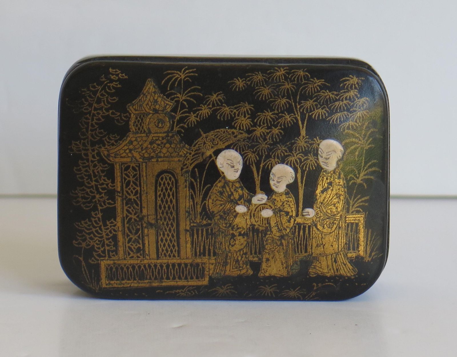Japanese Laquered Box With Hinged Lid Hand Painted, 19th Century Meiji Period photo furniture