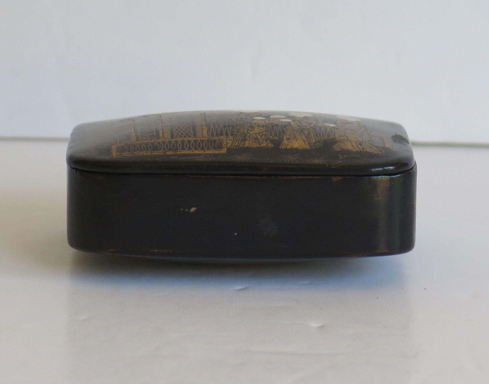 Japanese Laquered Box With Hinged Lid Hand Painted, 19th Century Meiji Period photo Home Decor