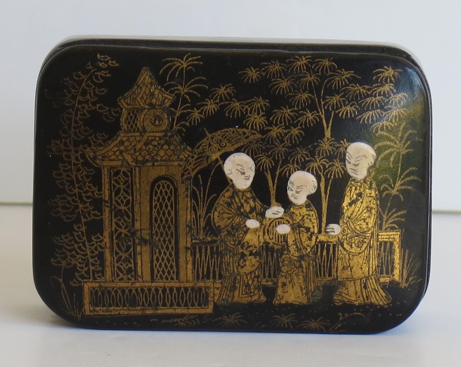 Japanese Laquered Box With Hinged Lid Hand Painted, 19th Century Meiji Period photo vintage