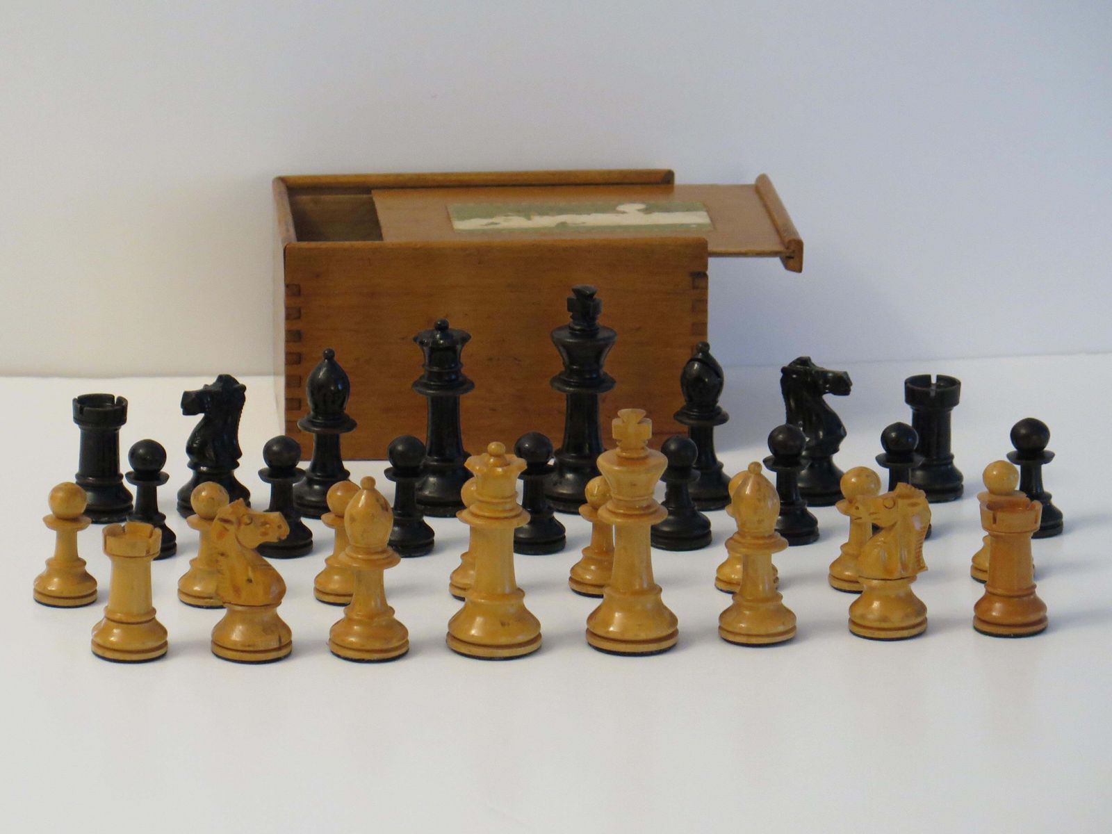 Staunton Fierce Knight Weighted Club Chess Set 8.5cm Kings Jointed Box, 19th C photo furniture