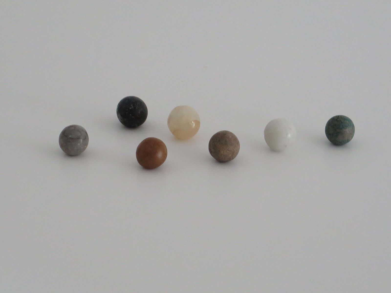photo vinterior Marble Solitaire Game 10 Inch Hardwood Board 35 Mixed Stone Marbles, Circa 1945
