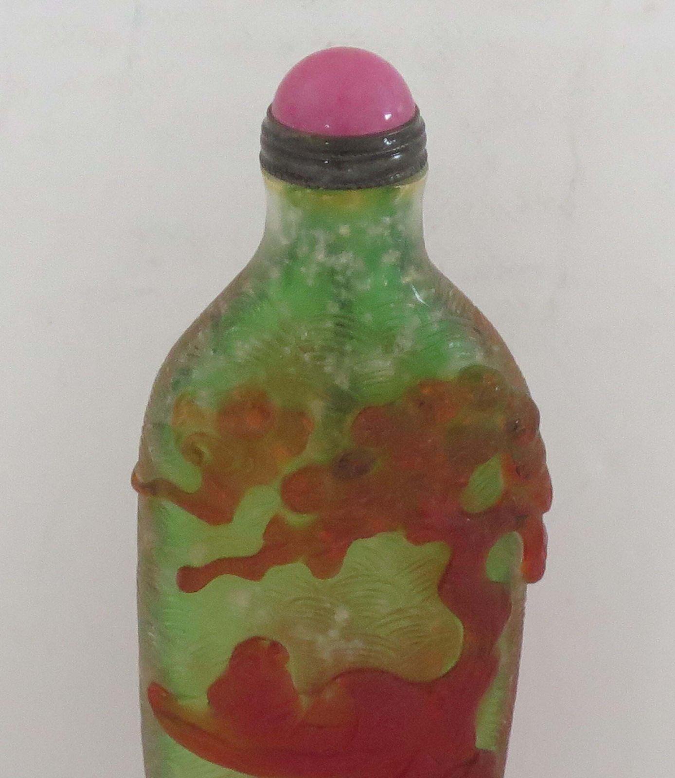 Chinese Export Snuff Bottle In Overlay Cameo Glass Finely Carved, Circa 1920s photo 345.0