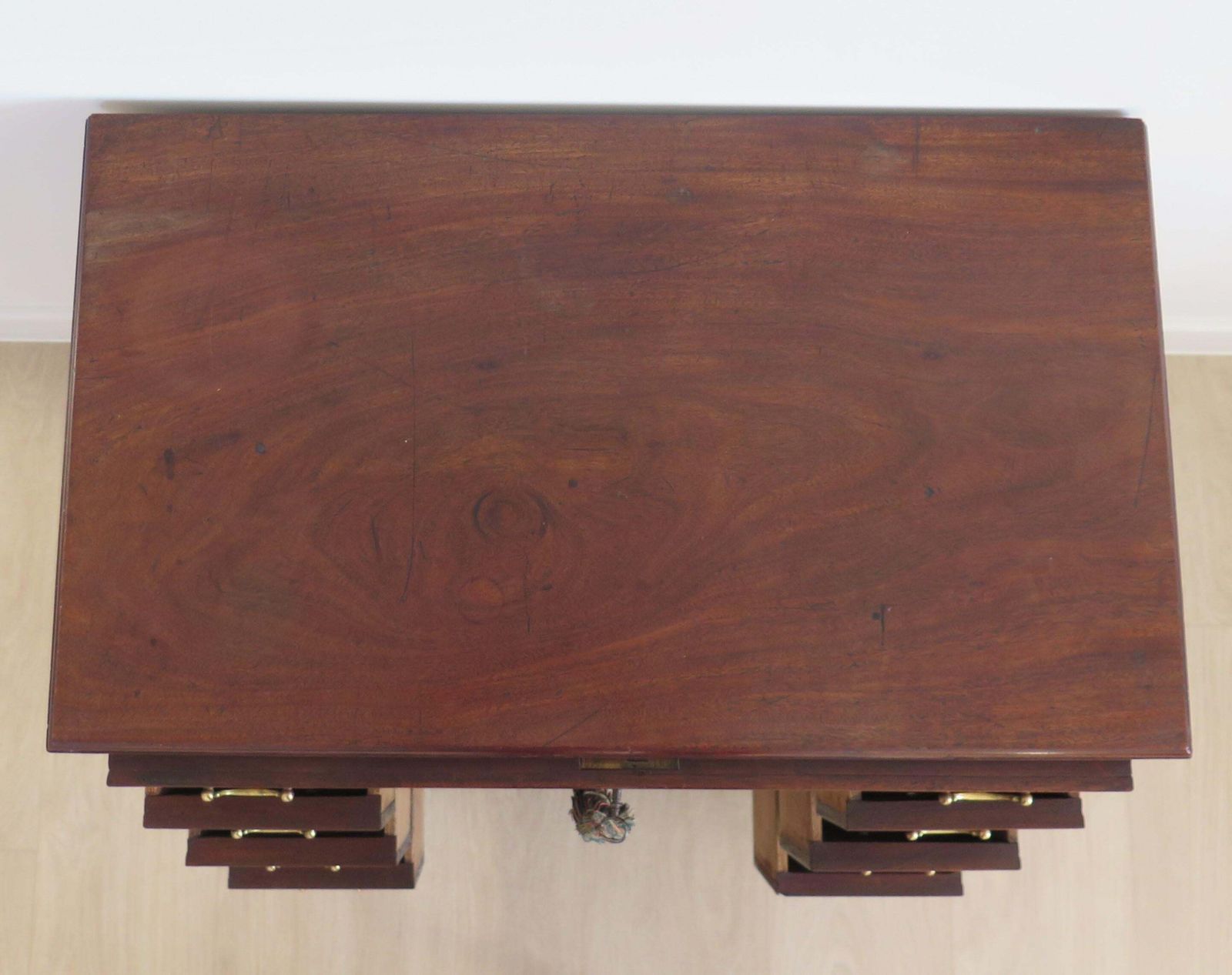 photo vinterior Antique George 11nd Small Kneehole Desk, English Circa 1745