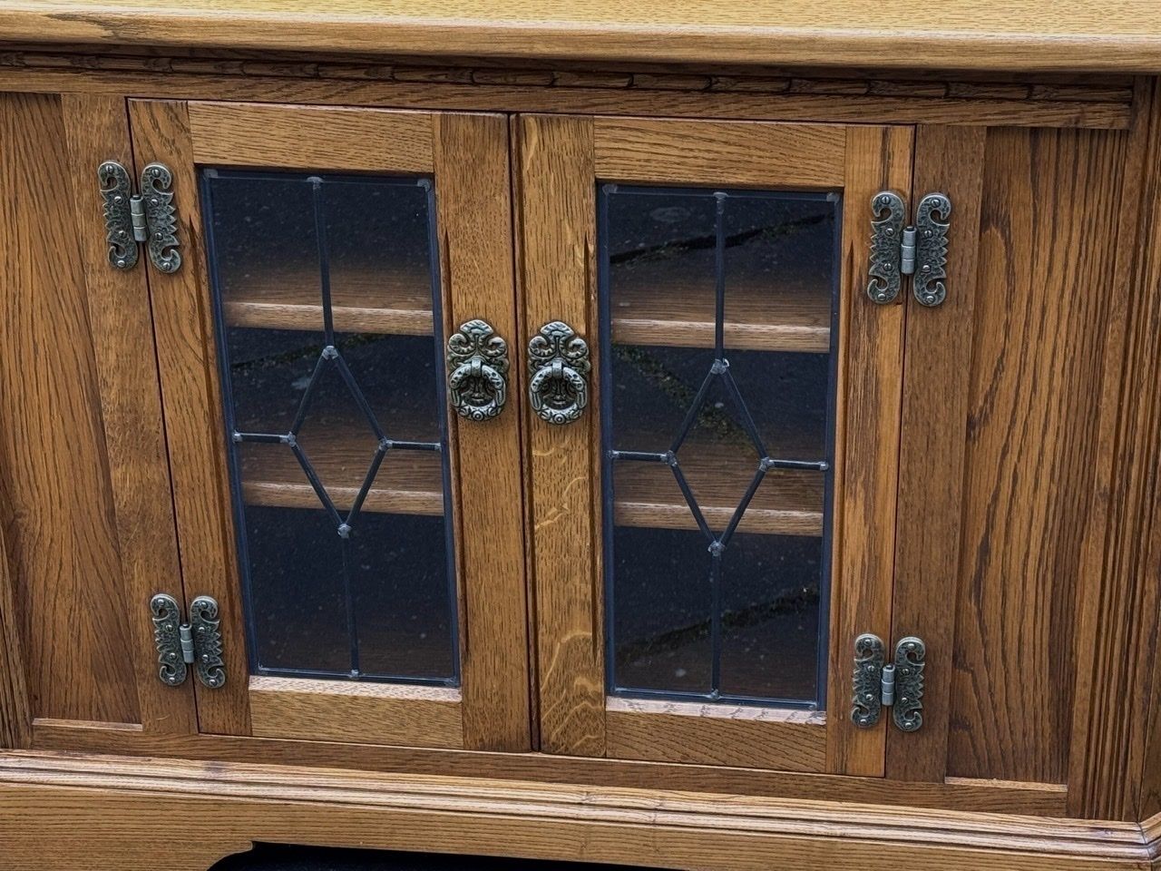 A Wood Brothers Old Charm Vintage Carved Oak Corner Tv Cabinet / Media Stand / Unit photo buy