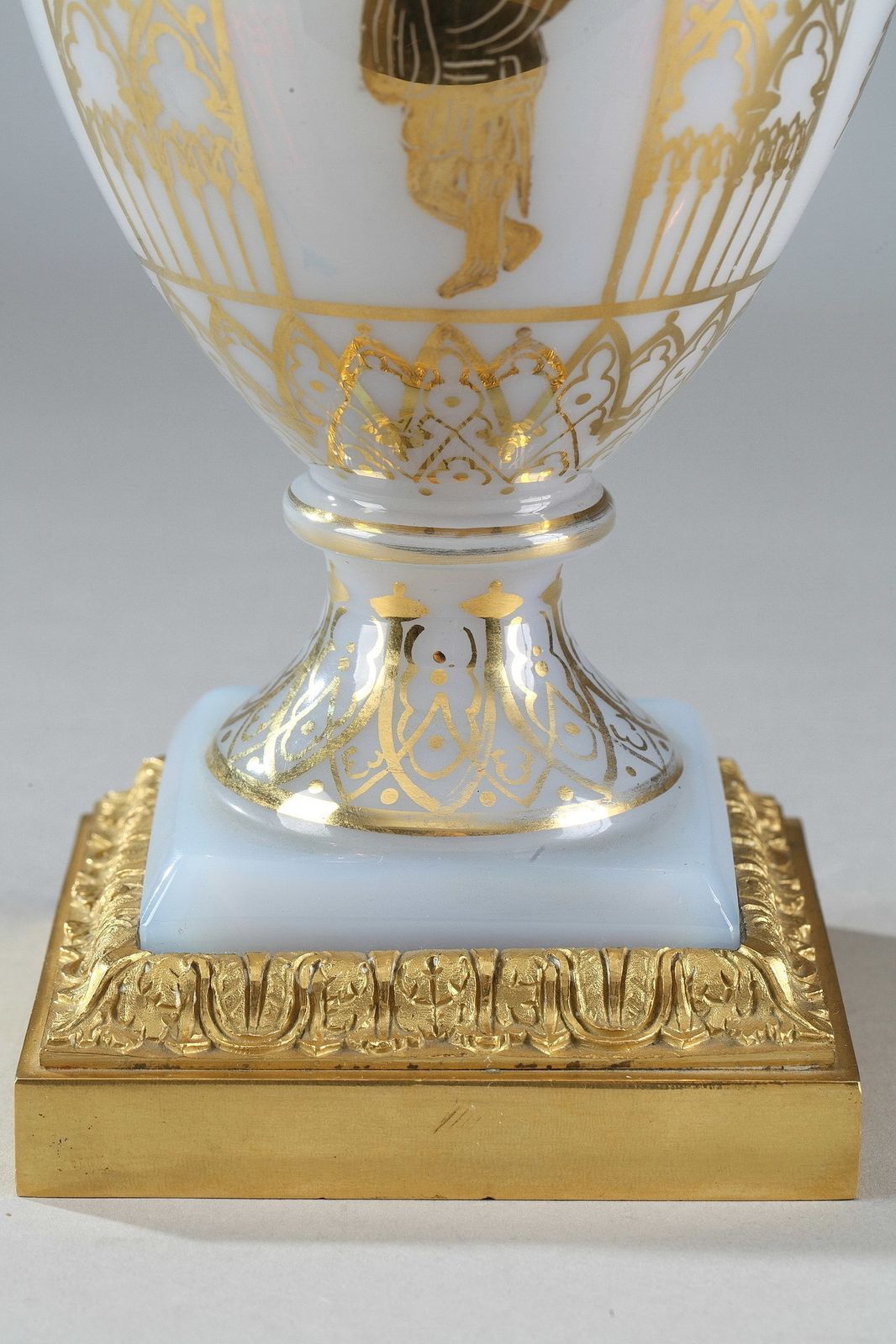 Paire de vases en cristal opaline blanc, par Jean Baptiste Desvignes photo 6754.0