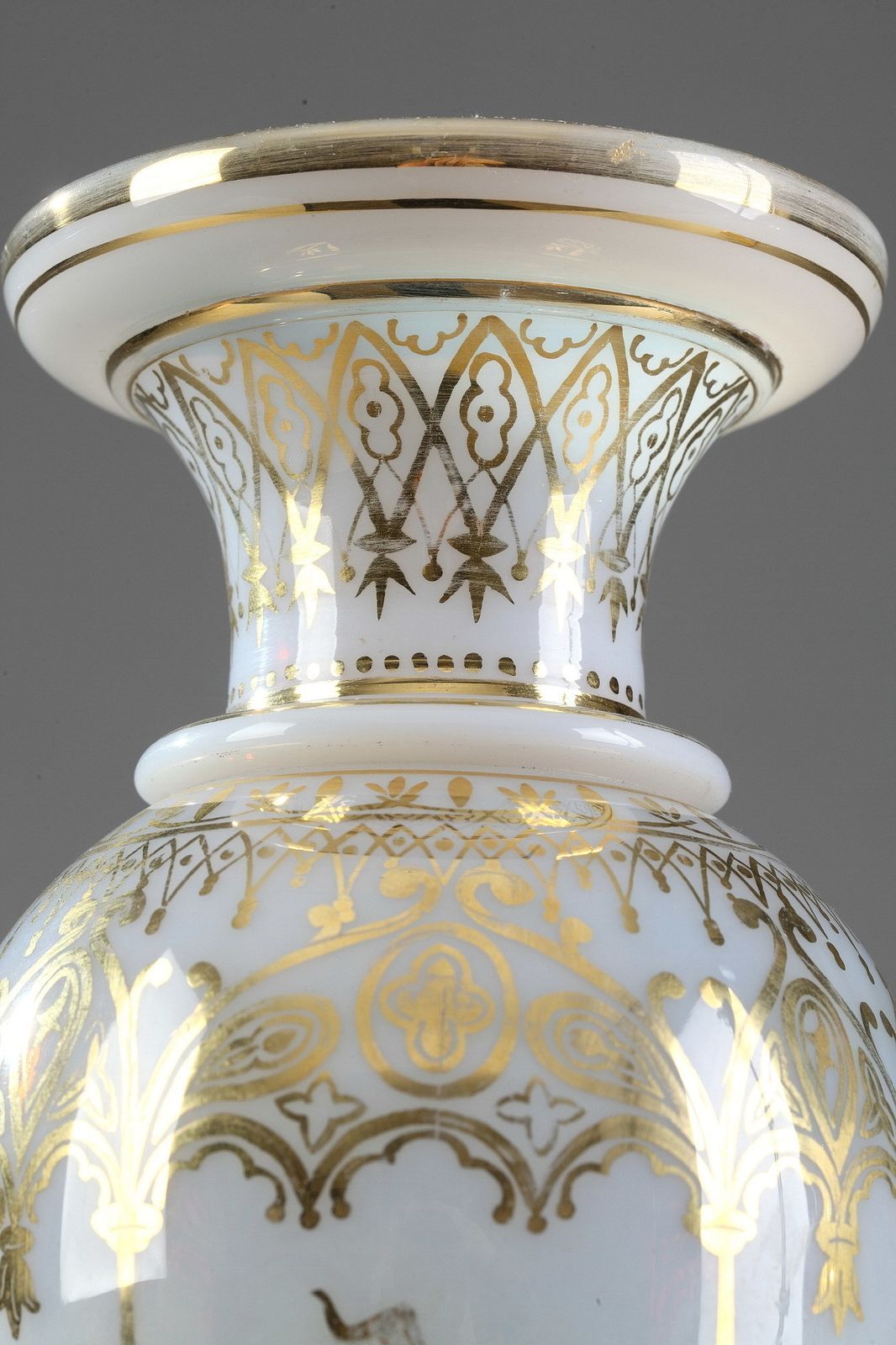 Paire de vases en cristal opaline blanc, par Jean Baptiste Desvignes photo buy