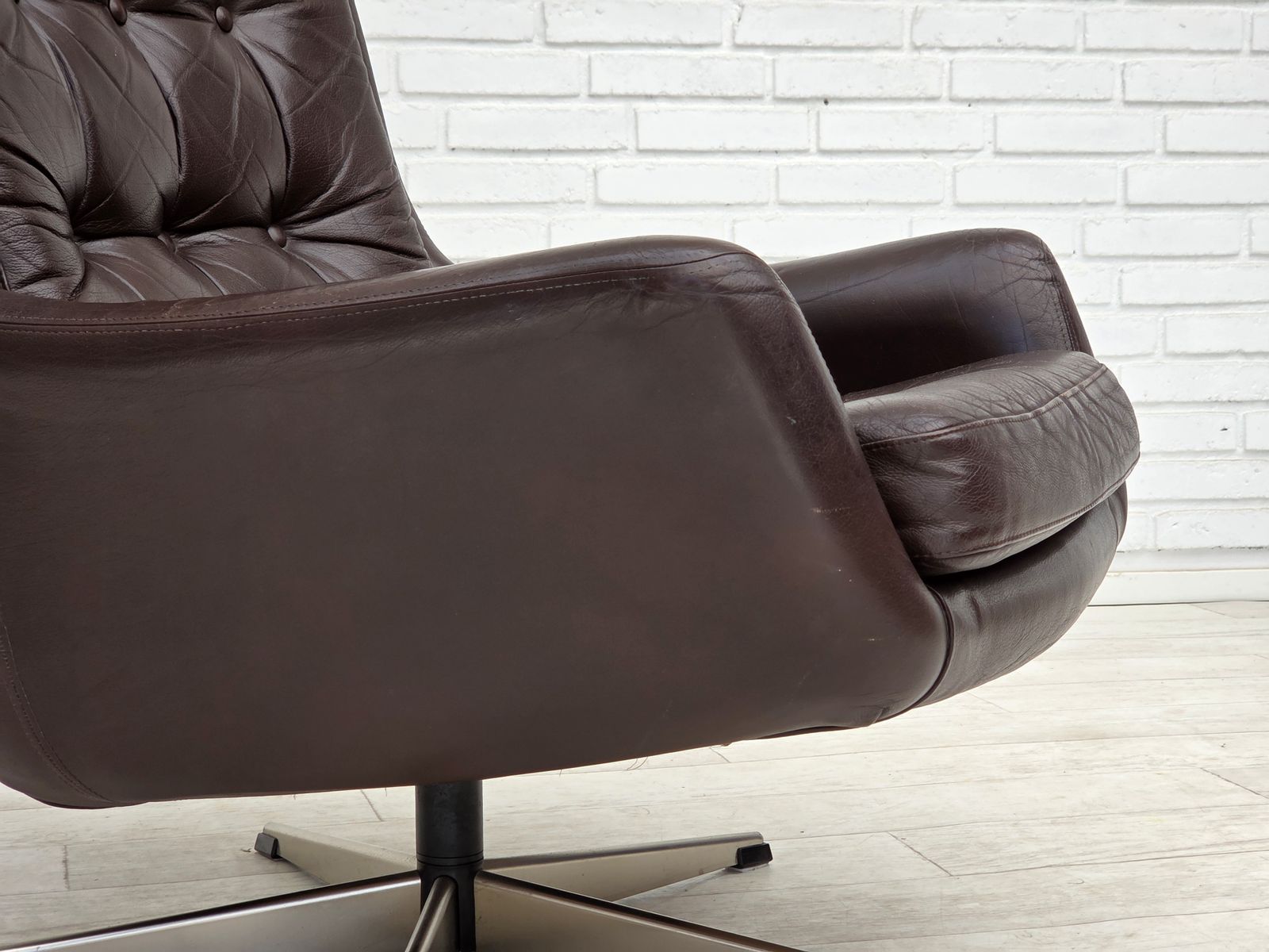 1970s, Set Of Two Swivel Lounge Chairs With Footstool, Leather. photo vinterior