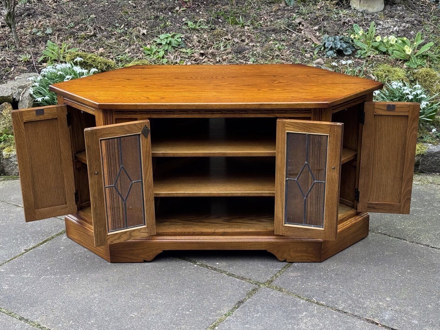 A Wood Brothers Old Charm Carved Light Oak Corner Tv Cabinet / Media Stand / Unit photo Furniture