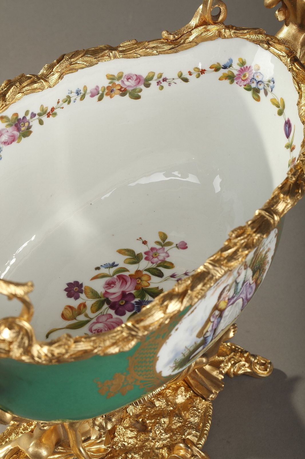 photo buy Jardinière en porcelaine à fond vert montée en bronze doré, Napoléon III