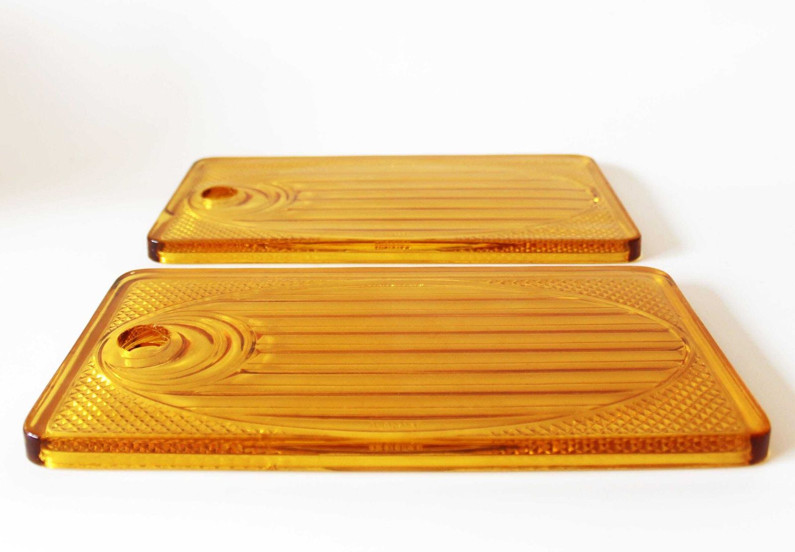 Rare Two Art Deco Pressed Glass Breakfast Plate Plaque, Val Saint Lambert Luxval, Amber Glass, Belgium Glass, Art Glass, Fish Design, Chips photo vintage
