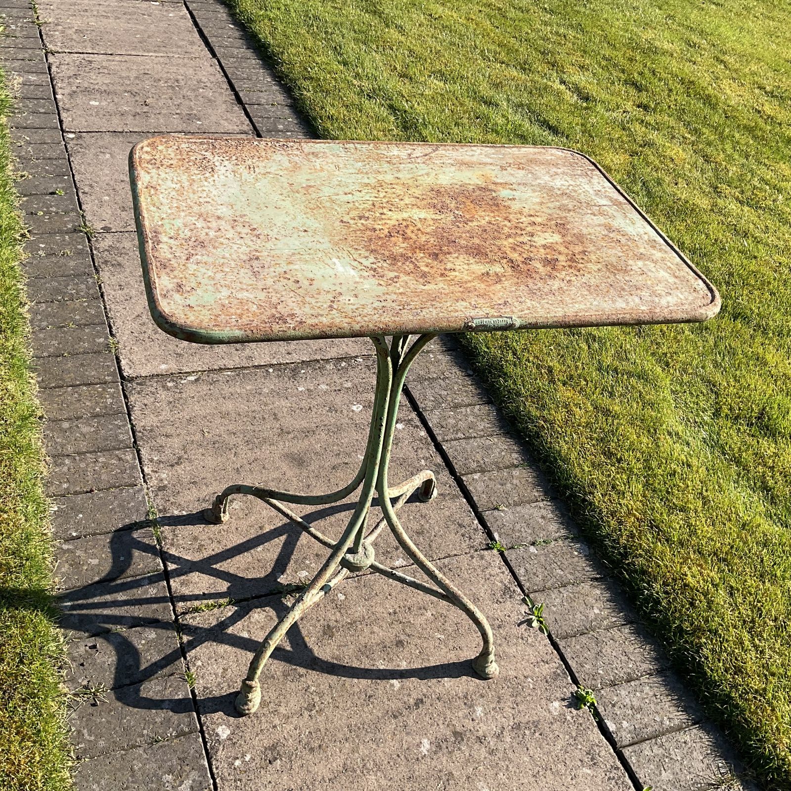 photo for sale Arras Saint Sauveur Bistro Table