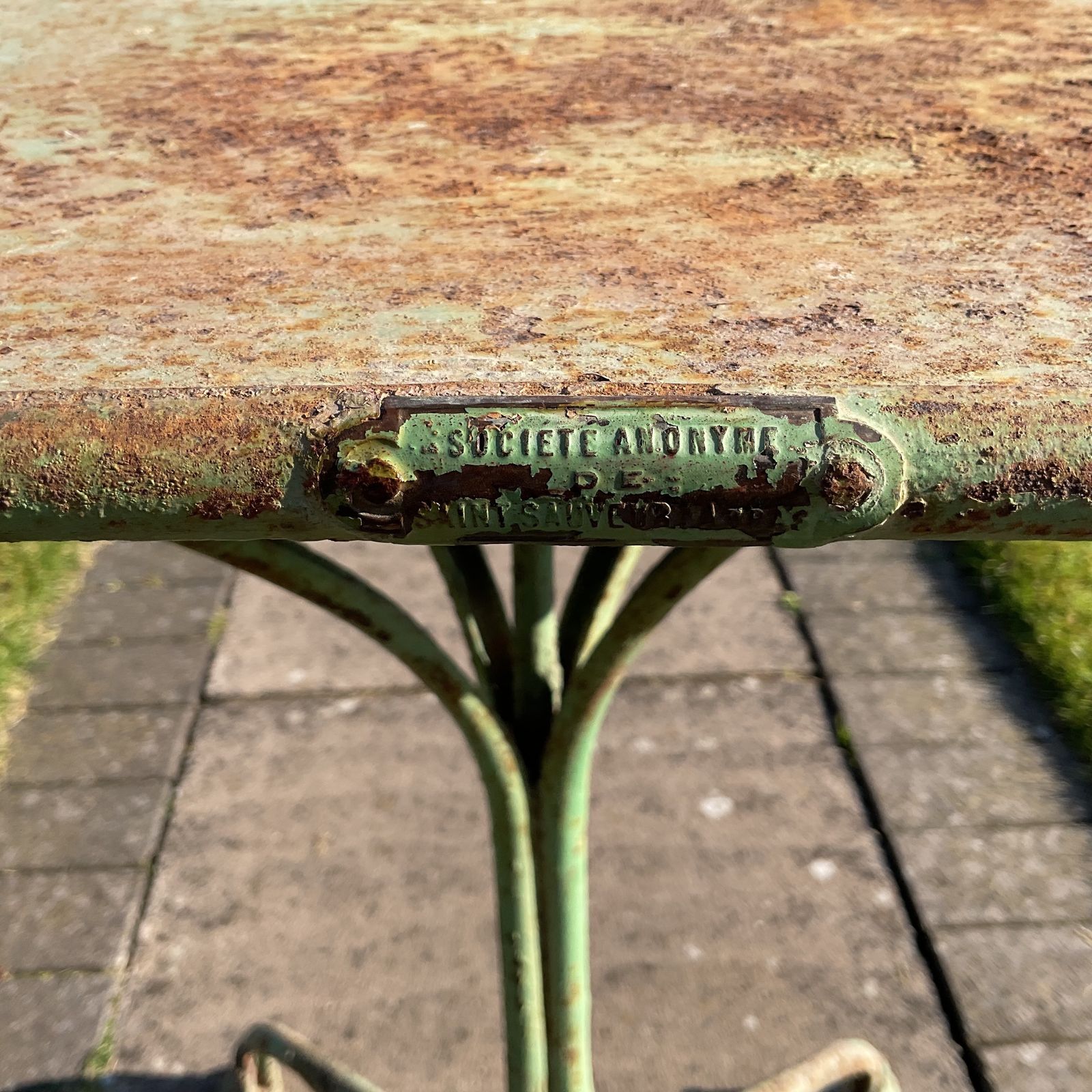 photo buy Arras Saint Sauveur Bistro Table