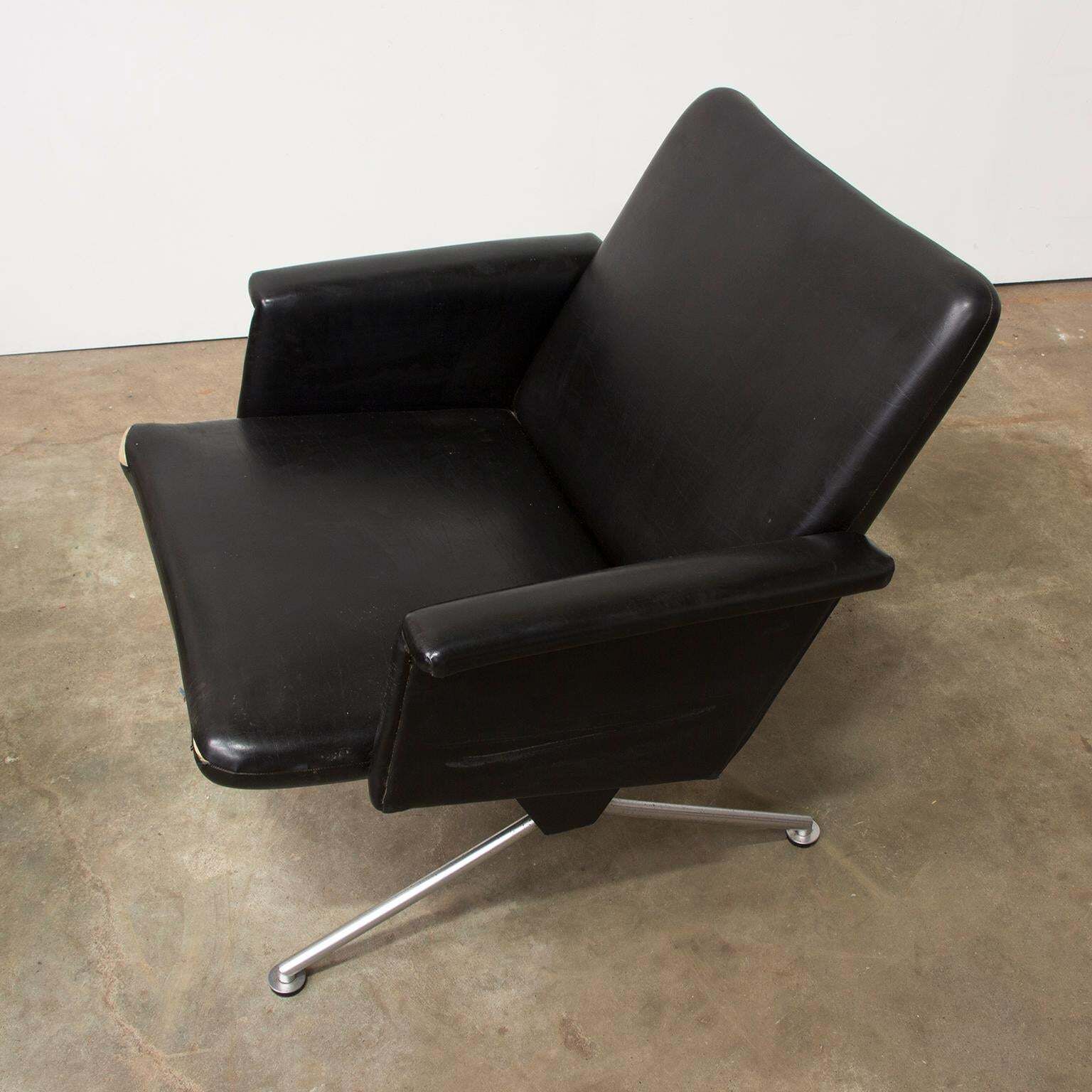 photo for sale 1961, Andre Cordemeyer For Gispen, Set Of Two Midcentury Dutch Easy Chairs 1432