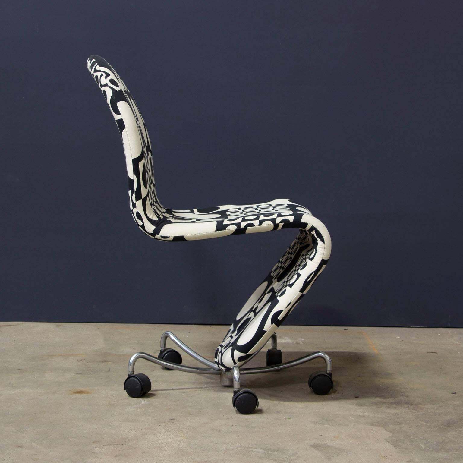 1970, Verner Panton, 1 2 3 Serie Office Chair, Original Panton Fabric By Kvadrat photo furniture