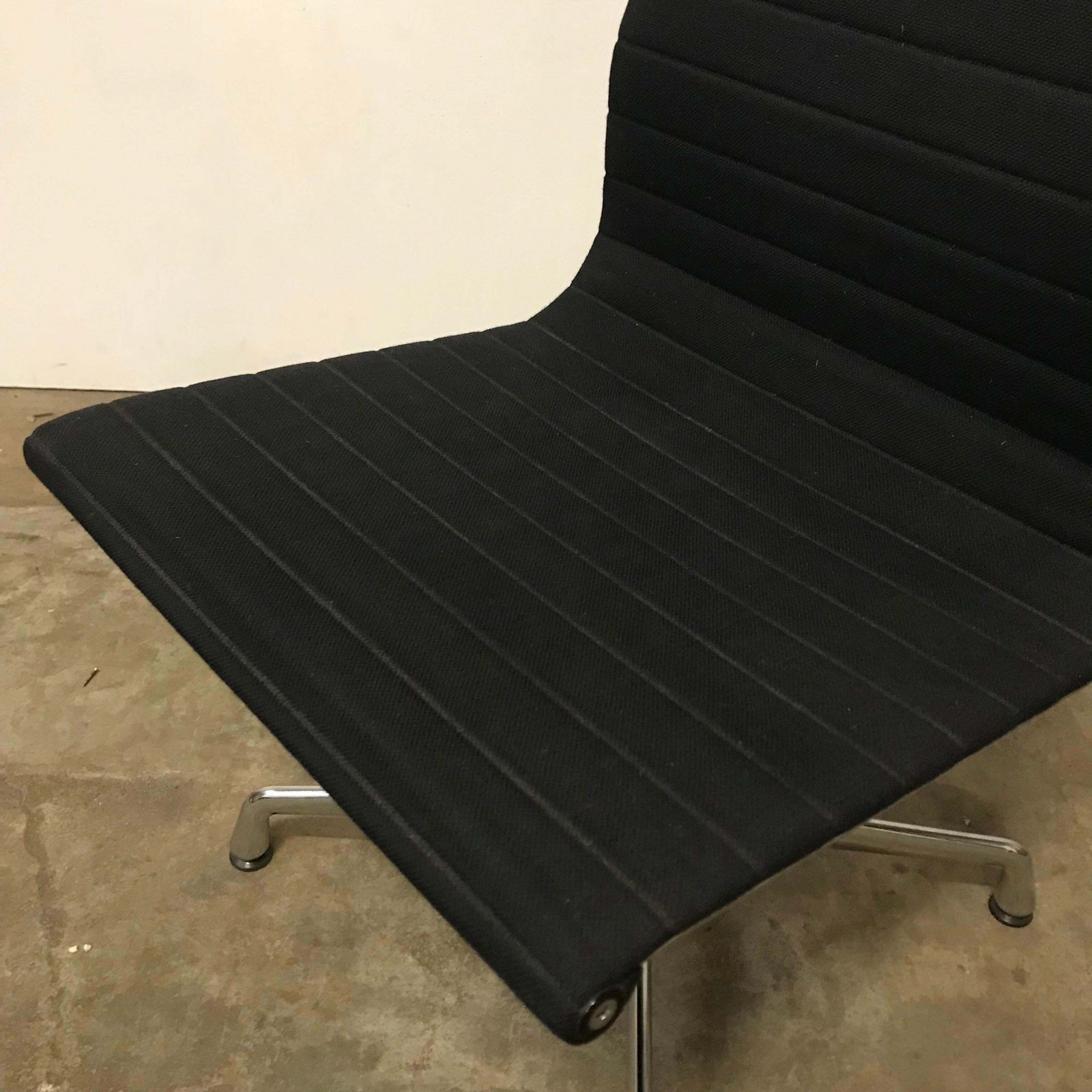 photo buy 1958, Eames, Ea 107 For Herman Miller, Static Non Swivel Alu Chair