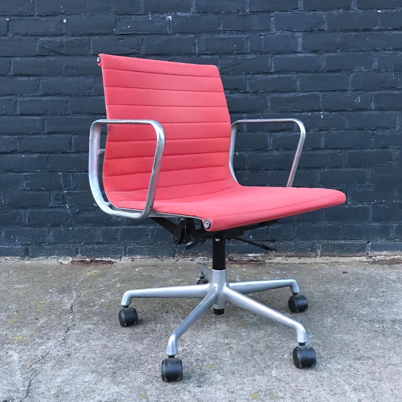 1958, Ray And Charles Eames Red Adjustable Tilt Office Chair With Five Wheels photo furniture