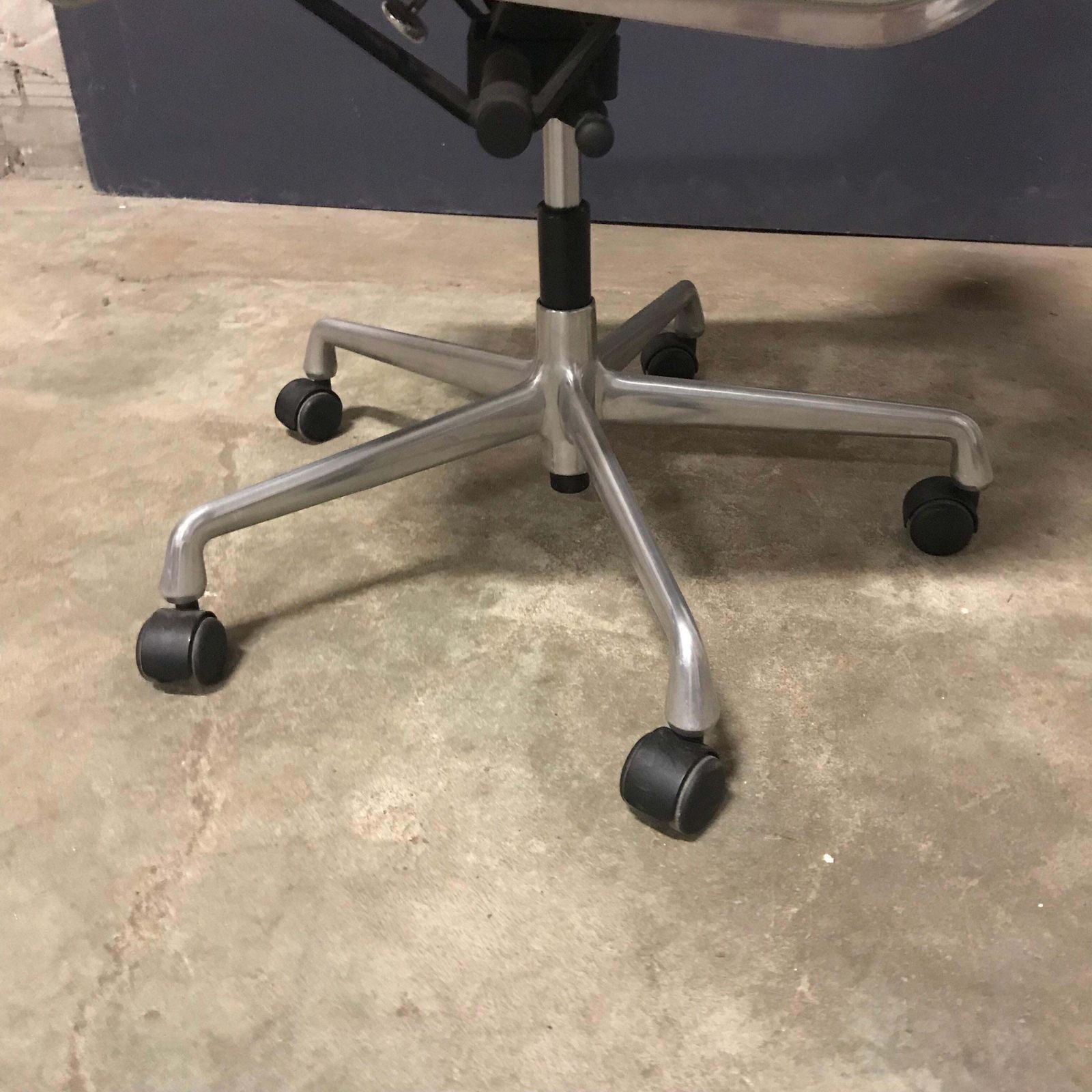 photo vinterior 1958 Ray And Charles Eames, Fabric, Adjust, Tilt, Office Chair 4 Wheels No Arms