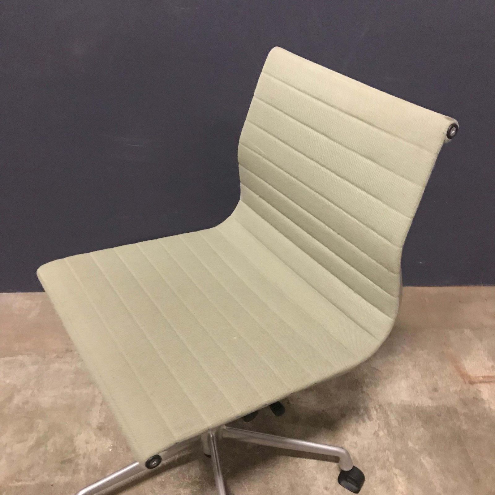 photo for sale 1958 Ray And Charles Eames, Fabric, Adjust, Tilt 2 Office Chair 4 Wheels No Arms