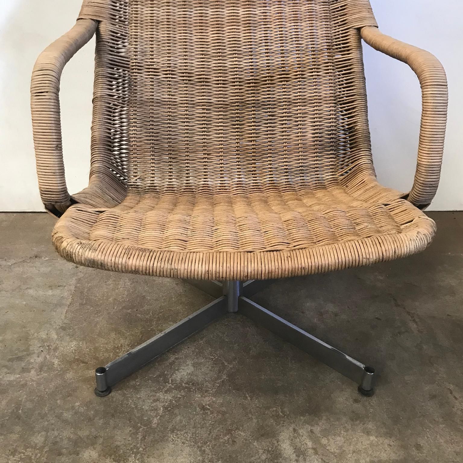 photo furniture 1961 Dirk Van Sliedregt, Rare 514 Original Wicker Lounge Chair With Chrome Base